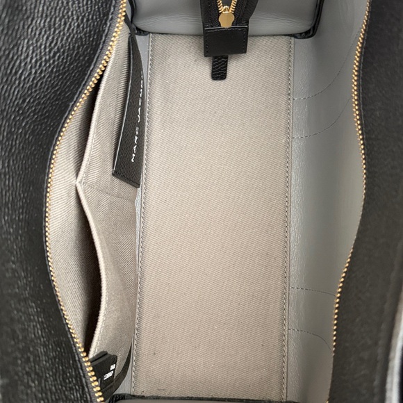Marc Jacobs Black Leather The Tote Bag - Picture 8 of 12